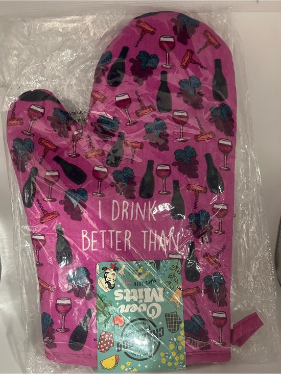 Other - “I drink better than I cook.” Wine Print Oven Mitt 🍷